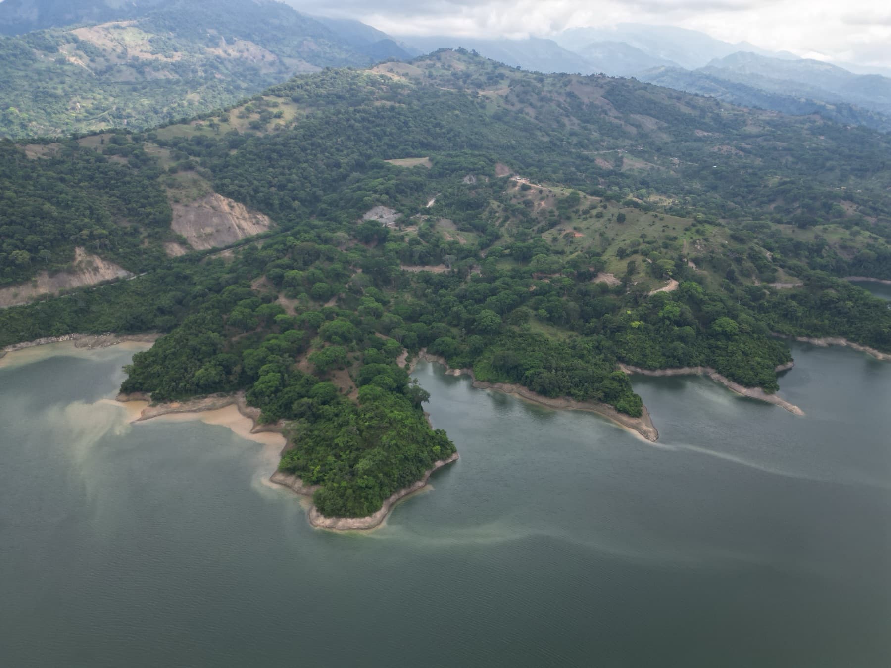 Vista aérea del lote, zona de bahías